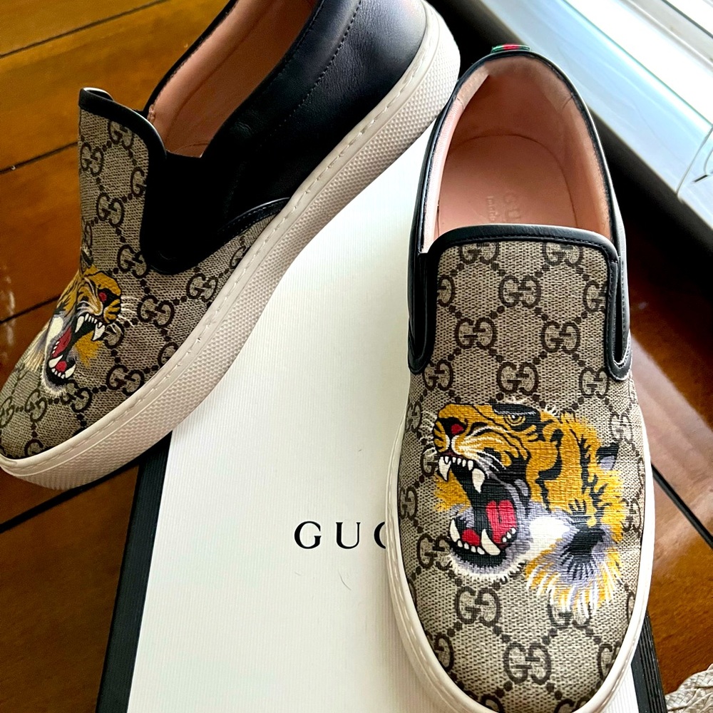 Gucci supreme slip on sneakers